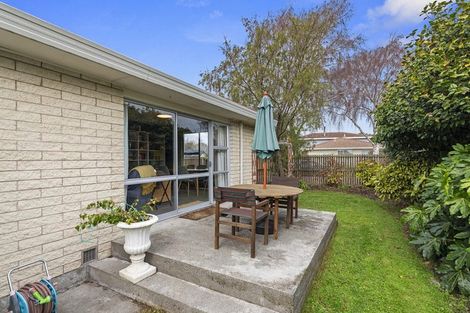 Photo of property in 1/11 Salford Avenue, Redwood, Christchurch, 8051