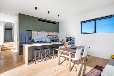 Photo of property in 6 Akitu Rise, Wanaka, 9305