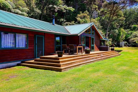 Photo of property in 86 Stoney Creek Drive, Waitakere, Henderson, 0782