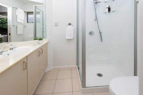 Photo of property in 8 Crescent Hills Court, Northpark, Auckland, 2013