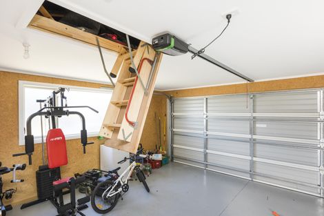 Photo of property in 15 Freedom Drive, Kelvin Grove, Palmerston North, 4414