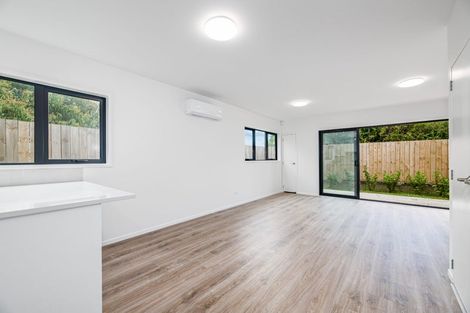 Photo of property in 4/43b Waimumu Road, Massey, Auckland, 0614