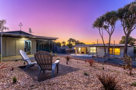 Photo of property in 5 Kotare Street, Waikanae, 5036