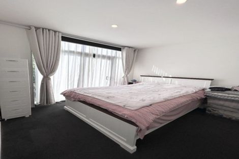 Photo of property in 10 Liberation Road, Papakura, 2110