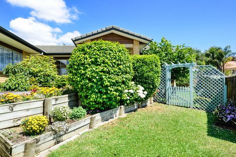 Photo of property in 104 Buscomb Avenue, Henderson, Auckland, 0610