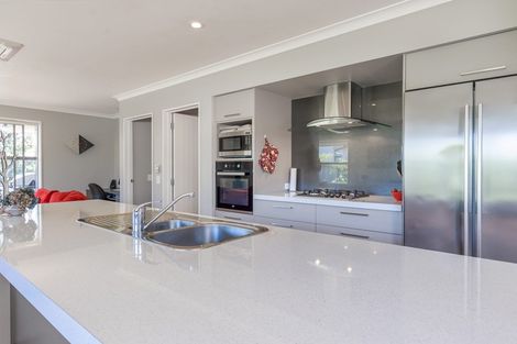 Photo of property in 16 Kitakita Grove, Motueka, 7120