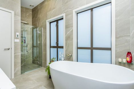 Photo of property in 5a Bournemouth Terrace, Murrays Bay, Auckland, 0630