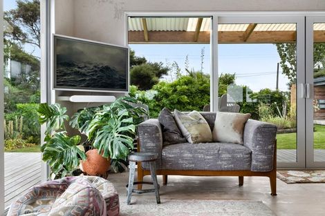 Photo of property in 236 Kiwitahi Road, Helensville, 0875