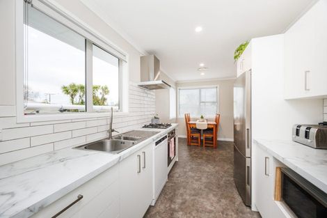 Photo of property in 71 Lockhart Avenue, Milson, Palmerston North, 4414