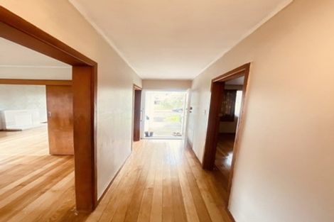 Photo of property in 28 Maui Pomare Street, Blockhouse Bay, Auckland, 0600