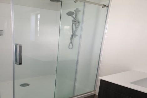 Photo of property in 9 Neil Avenue, Te Atatu Peninsula, Auckland, 0610