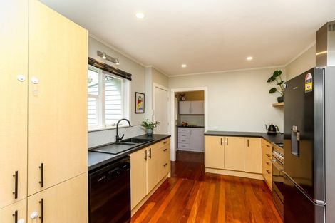 Photo of property in 7e Tasman Street, Vogeltown, New Plymouth, 4310