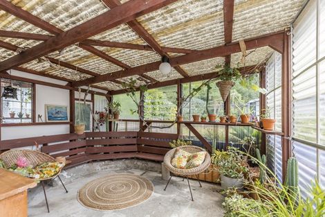 Photo of property in 130 Breaker Bay Road, Breaker Bay, Wellington, 6022