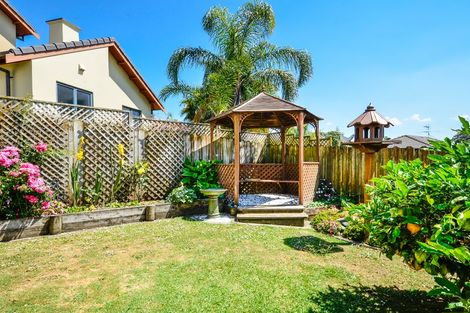 Photo of property in 104 Buscomb Avenue, Henderson, Auckland, 0610
