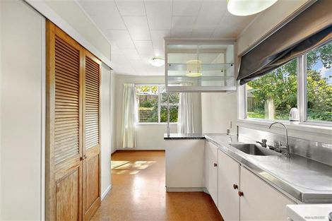 Photo of property in 5 Temuri Place, Glendene, Auckland, 0602