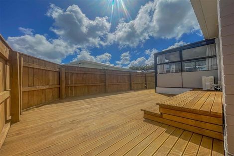 Photo of property in 4 Hollard Grove, Avalon, Lower Hutt, 5011