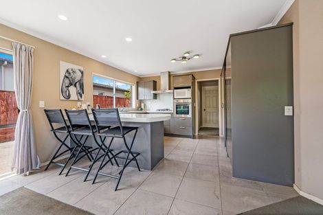 Photo of property in 5 Glasson Avenue, Flat Bush, Auckland, 2016