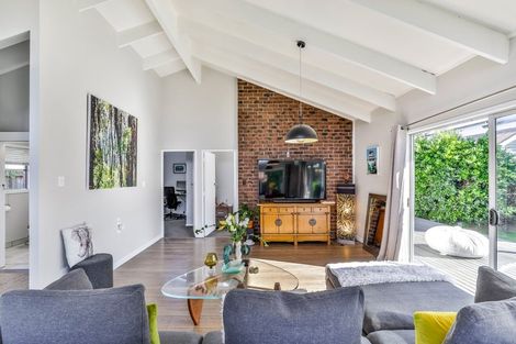 Photo of property in 2/43 Central Avenue, Papatoetoe, Auckland, 2025