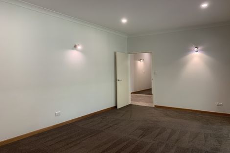 Photo of property in 7 Daphne Harden Lane, Paremoremo, Auckland, 0632