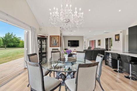 Photo of property in 98 Oxford Street, Martinborough, 5711