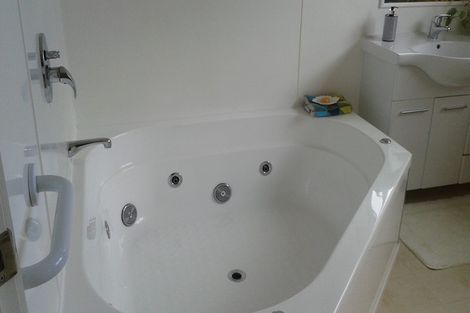 Photo of property in 46 Grey Street, Woodville, 4920