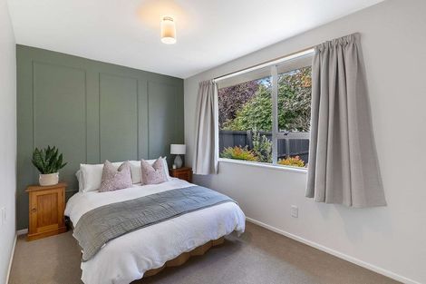 Photo of property in 2/3 Sawtell Place, Northcote, Christchurch, 8052