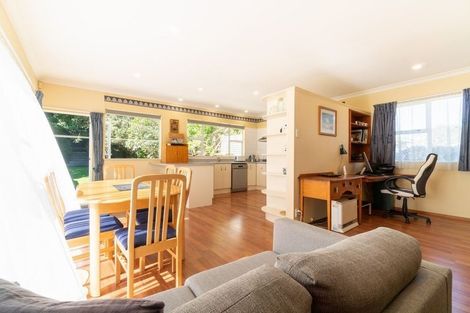Photo of property in 6 Hinau Street, Tawa, Wellington, 5028