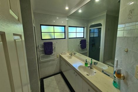 Photo of property in 10 Porterfield Road, Whitford, Howick, 2571