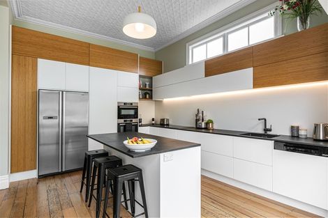 Photo of property in 37 Mozeley Avenue, Devonport, Auckland, 0624