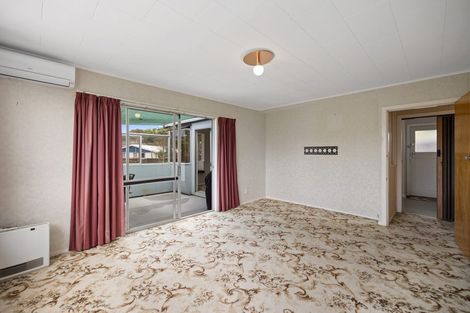 Photo of property in 14 Oawai Place, Marfell, New Plymouth, 4310