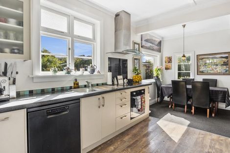 Photo of property in 396 Bay View Road, Saint Clair, Dunedin, 9012