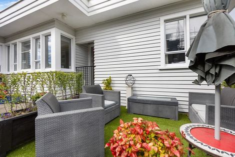 Photo of property in 1/5 Rainsford Street, Moturoa, New Plymouth, 4310