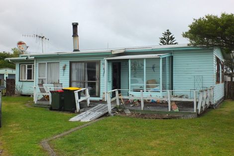 Photo of property in 28 Roore Street, Foxton Beach, Foxton, 4815