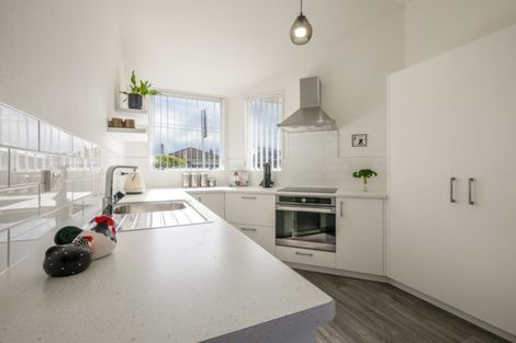 Photo of property in 2 Kings Avenue, South Dunedin, Dunedin, 9012