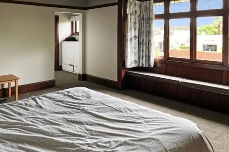 Photo of property in 82 Napier Terrace, Hospital Hill, Napier, 4110