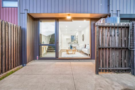 Photo of property in 26 Hobsonville Point Road, Hobsonville, Auckland, 0616