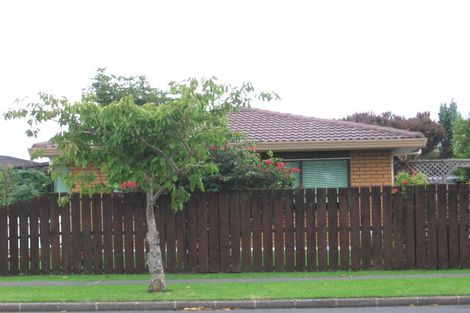 Photo of property in 1/24 Sturges Road, Henderson, Auckland, 0612