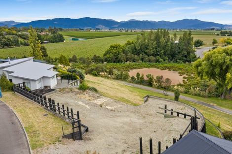 Photo of property in 8 Lake View Place, Fairhall, 7272