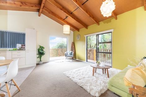 Photo of property in 2/179 Blockhouse Bay Road, Avondale, Auckland, 0600