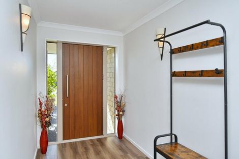 Photo of property in 7 Walnut Way, Rangiora, 7400