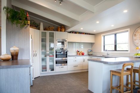 Photo of property in 2 Banks Street, Cooks Beach, Whitianga, 3591