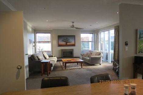 Photo of property in 2 Donald Place, Frimley, Hastings, 4120