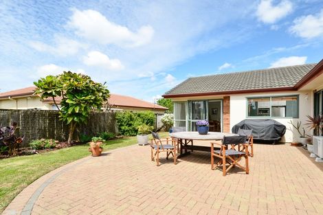 Photo of property in 9 Freestone Place, Henderson, Auckland, 0612