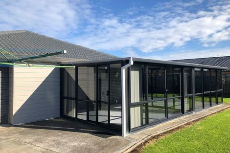 Photo of property in 57 Frank Nobilo Drive, Golflands, Auckland, 2013