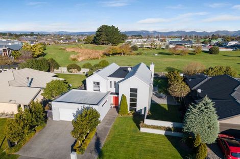 Photo of property in 31 Linkwater Way, Parklands, Christchurch, 8083