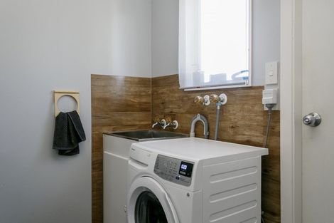 Photo of property in 2/27 Tobin Place, Richmond Heights, Taupo, 3330