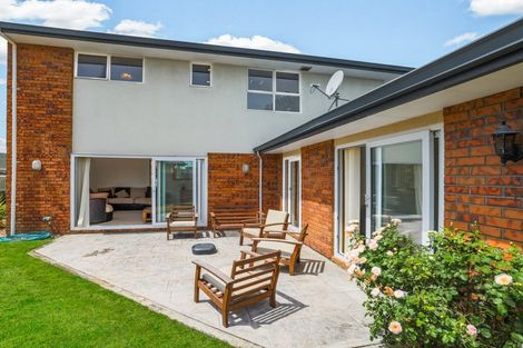 Photo of property in 19 Courtfield Close, Parklands, Christchurch, 8083