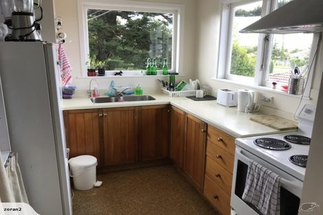 Photo of property in 14 Yeovil Road, Te Atatu Peninsula, Auckland, 0610