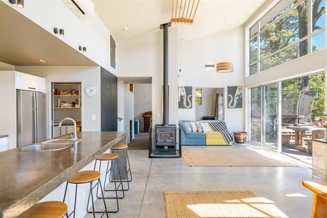 Photo of property in 27 Carlow Grove, Birchville, Upper Hutt, 5018