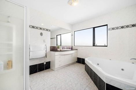 Photo of property in 33 Killybegs Drive, Pinehill, Auckland, 0632